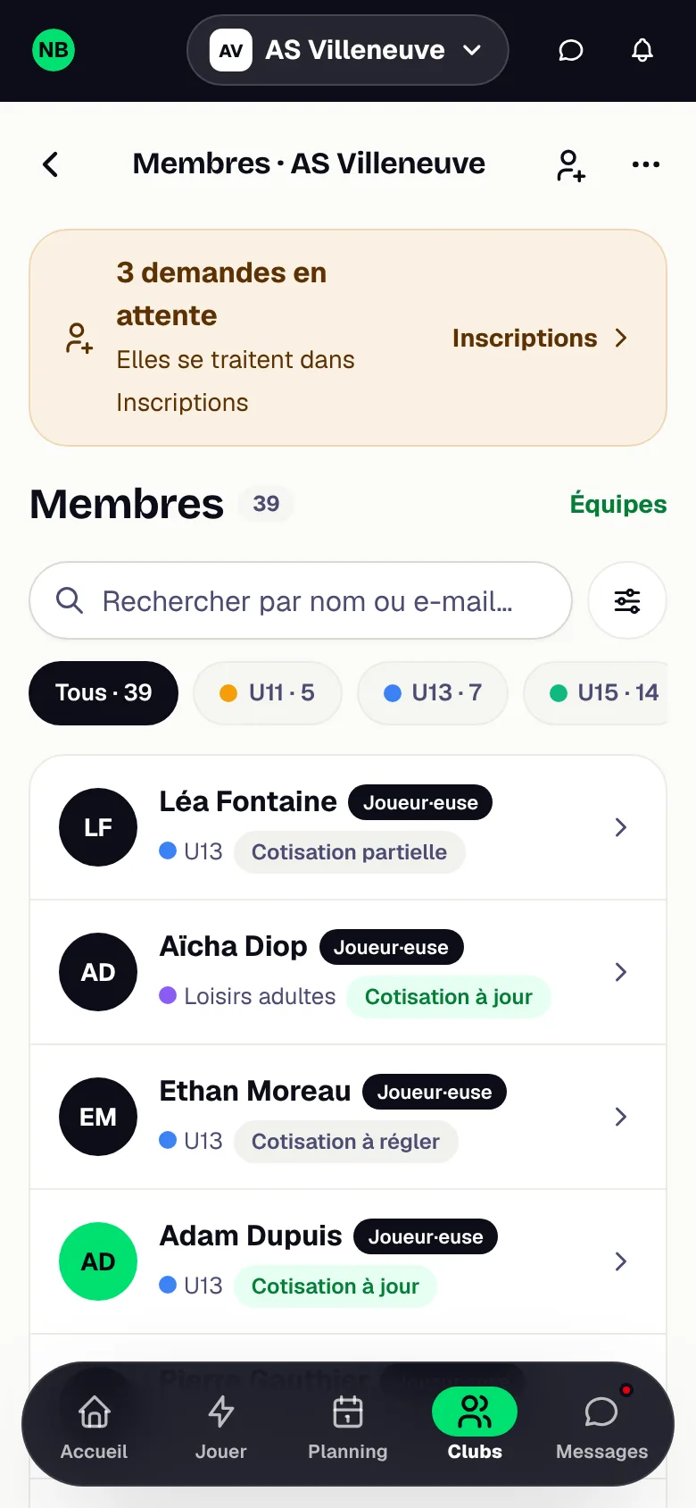 Liste des membres d'un club dans l'application WeSportive, avec leur équipe et leur rôle